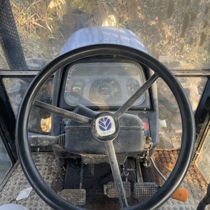   SNH 1004 Trattore Usato con Motore <span class=keywords><strong>DEUTZ</strong></span> 100 CV 4x4 in Vendita in Paraguay, Trattore Massey Ferguson 135 con Nuovo Motore 35KN - Product Image 6