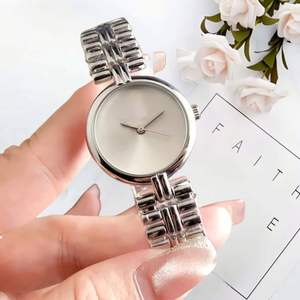 Reloj de pulsera para mujer con logotipo personalizado, color oro rosa, esfera con efecto rayos de sol, brazalete de acero inoxidable, elegante y a la moda, reloj de lujo para vestir. - Product Image 2