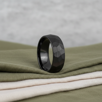 Bague en tungstène martelée OEM d'usine pour homme – Marque de bagues en tungstène