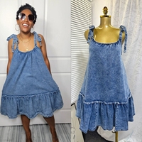 Gaun Denim Wanita Model Terbaru Laris Manis, Unik dengan Aksen Patchwork dan Tali Spaghetti