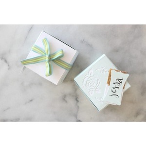 Boîte cadeau pliante en papier imprimé avec motif floral printanier, personnalisable selon les besoins - Product Image 2
