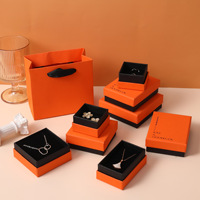 Boîte à bijoux en carton avec logo, support pour collier et boucles d'oreilles, couleur orange vert dopamine, vente en gros