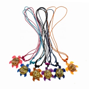 <span class=keywords><strong>Collana</strong></span> di Moda con Cordoncino Cerato, <span class=keywords><strong>Collana</strong></span> con Conchiglia Naturale, <span class=keywords><strong>Collana</strong></span> con Ciondolo <span class=keywords><strong>Tartaruga</strong></span> Marina in Resina - Product Image 1