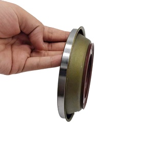 Offre Spéciale <span class=keywords><strong>taille</strong></span> 62x122/128x12/27 pièces en caoutchouc pour camion léger, différentiel Nbr/fkm, joint d'huile pour HOWO - Product Image 6