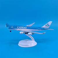 Modèle d'avion Boeing B747 de fret KLM Royal Dutch Airlines de 20 cm à l'échelle 1/350 avec ouverture de la bouche d'atterrissage, train d'atterrissage, logo personnalisé OEM ODM