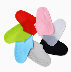 Couvre-chaussures imperméables en silicone épais, antidérapants, sans fermeture éclair, courts, réutilisables pour enfants et adultes, pour une utilisation quotidienne en extérieur - Product Image 1