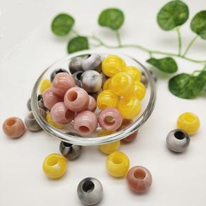 Cuentas redondas de doble color con agujero grande de 12mm, Material acrílico, cuentas de plástico con manchas de Color, accesorios de ropa - Product Image 1