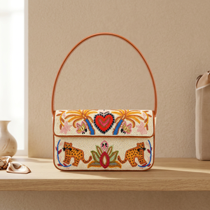 Sac à bandoulière de luxe fait main pour femme, orné de perles de verre papillon, moderne et durable, avec fermeture à bouton, sac à main de créateur, personnalisable OEM ODM - Product Image 3