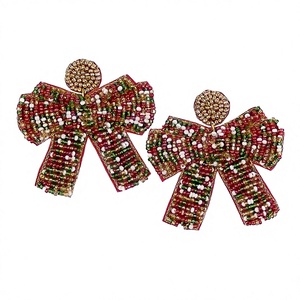Pendientes de cuentas hechos a mano con diseño floral bañados en plata, estilo New Orleans, para Mardi Gras y Jazz Fest, de moda. - Product Image 4