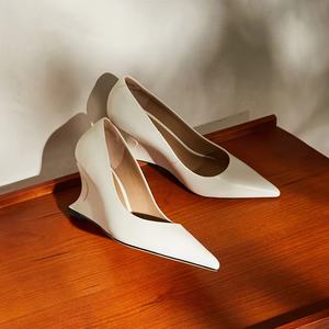 2025 Latest Plus Size 43 Pointed Toe PU Leather <strong>Wedge</strong> Heels 5cm Heels Pumps Shoes - Product Image 1