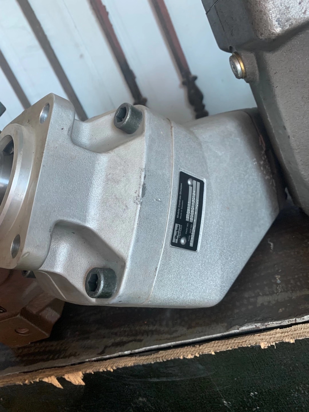 PARKER VP1-075-RG-ZN-Z-000 Variable Displacement Pump