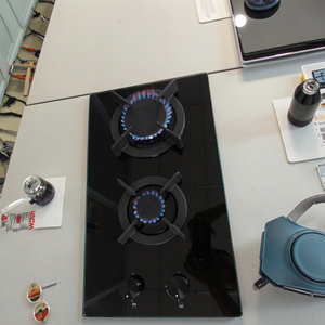 Foshan Table de cuisson noire de haute qualité 220V Cuisinière à gaz OEM à <span class=keywords><strong>2</strong></span> brûleurs Four à <span class=keywords><strong>induction</strong></span> domestique Conception intégrée Alimenté par batterie - Product Image 3