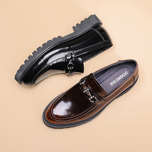 Zapatos de verano para hombre, mocasines sin cordones de estilo británico, zapatos informales de cuero con punta redonda, cómodos y duraderos - Product Image 3