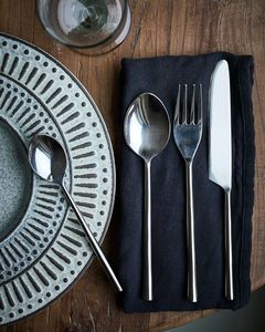 Juego de Cubiertos de Acero Inoxidable a Precios Bajos, Estilo Moderno, Hecho a Mano, Superficie Pulida, en Venta - Product Image 2