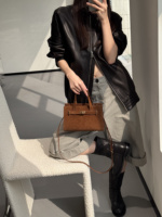 Sac à main en daim East West avec ceinture frontale, fermeture à fermoir, double poignée, sac bandoulière, commande en gros