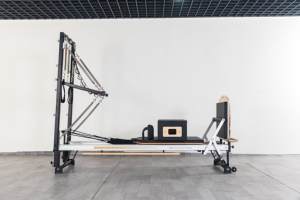 Stylish <strong>Design</strong> Studio Pilates Bed Reformer Aluminum Alloy <strong>Cama</strong> De Pilates Reformer with Half Tower - Product Image 2