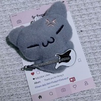 Niedlicher Kopfhörer-Tragender Weißer Katzen-Plüschanhänger Cartoon Weinende Katze Puppe Schlüsselanhänger mit PP-Baumwollfüllung Unisex Kleidungs-Accessoire
