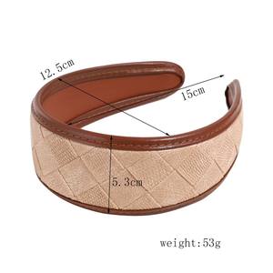 ที่คาดผมหนังแบบกว้างสไตล์เรโทรสำหรับผู้หญิง ป้องกันการลื่นหลุด - Product Image 3