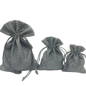 Sacs cadeaux personnalisés en polyester avec cordon de serrage pour fête prénatale, anniversaire, pour bonbons - Product Image 1