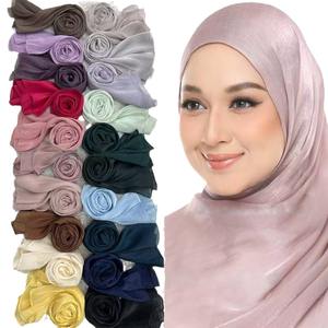 Nouveau hijab en jersey satiné premium brillant et soyeux de Malaisie, châle polyvalent pour femmes musulmanes, hijab en satin froissé - Product Image 6