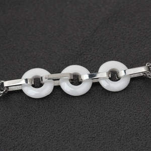 Pulsera de acero inoxidable con tres círculos de cerámica en blanco y negro, joyería de moda unisex - Product Image 4