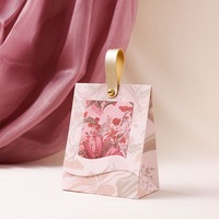 Boîte à Bonbons de Mariage Européenne Personnalisée avec Logo, Gaufrage et Revêtement UV, Matériaux Recyclés, Vente en Gros pour Douche Nuptiale et Fiançailles