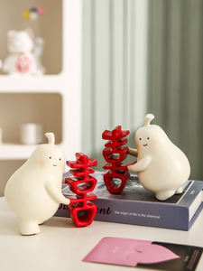 Ornement en résine époxy sculpté, style art populaire, en forme de poire, idéal pour la Saint-Valentin et le Festival Qixi, parfait pour les déclarations d'amour et les propositions de mariage - Product Image 3