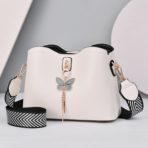 Bolsas Para mujer กระเป๋าฤดูร้อนจี้ตัดกระเป๋าสะพายไหล่ผู้หญิงกระเป๋าหนังสำหรับผู้หญิงลายผีเสื้อ - Product Image 1
