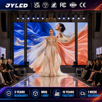 Écran LED d'intérieur P2.976 à louer, mur vidéo à raccordement sans soudure 3840Hz pour promotion commerciale, événements et défilés de mode