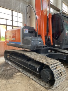 Pelleteuse sur chenilles Hitachi ZX200/ZX240/ZX210 de 20 tonnes d'occasion avec pompe moteur et roulement Modèle 2019 Équipement lourd d'origine japonais - Product Image 3