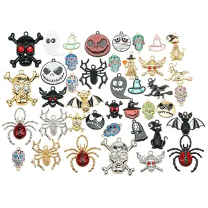 Halloween Bajak Laut Hantu Tengkorak Penyihir Laba-laba Enamel Logam Paduan Logam Jimat Liontin untuk Membuat Perhiasan Anting Gelang DIY Aksesori