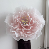 Fleur de pivoine en organza personnalisée en usine avec lanterne pour décoration de mariage et fond floral