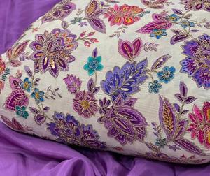 Tela Crepé Premium con Estampado Posicionado y Bordado, Material Natural para Prendas de Moda y Confección de Diseñadores, Venta al por Mayor - Product Image 3