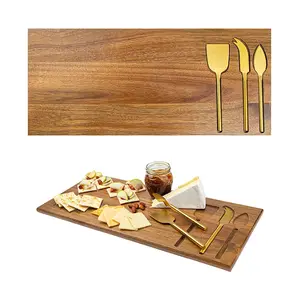 Tábua de corte de madeira para queijo em massa com 3 facas de aço inoxidável douradas para uso pesado, bandeja de madeira para cortar