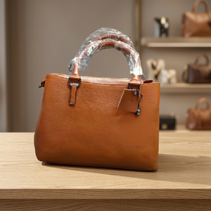 Sac bandoulière mini en cuir de veau véritable pour femme, personnalisé, durable, léger, imperméable, avec deux sangles et fermeture éclair - Product Image 3