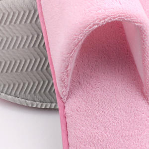 고급 일회용 코랄 벨벳 면 슬리퍼 호텔 여행 편의 시설을 위한 맞춤형 로고 공장 생산 - Product Image 6