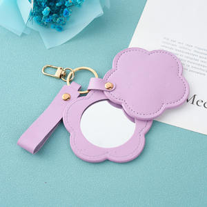 Miroir de poche portable en cuir PU avec motif floral, petit miroir de voyage avec porte-clés en métal, remise sur les achats mixtes HQ - Product Image 2