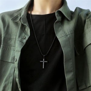 Collar Cristiano con Cruz de Acero Inoxidable, Bañado en Oro, con la Frase Filipenses 4:13, Puedo Hacer Todo - Product Image 5