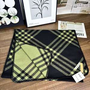 2025 hiver nouveau Style femmes Double face <span class=keywords><strong>cachemire</strong></span> synthétique britannique motif à carreaux chapeau chaud - Product Image 3