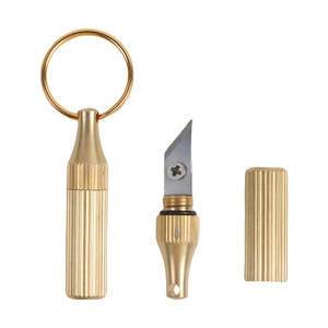 Dr. Cuchillo grabador gigante para llavero de latón de 58 mm, fácil de transportar para abrir paquetes y herramientas - Product Image 3