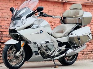 Motocicleta Deportiva BMW1 K1600GTL Cruiser Premium Usada con Características de Suspensión y Personalización - Product Image 5