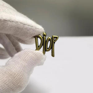 Charm de Decoração para Capa de Telefone Bling com Logo de Marca Designer com Strass Acessórios de Artesanato DIY Metal Luxuoso 054 - Product Image 4