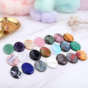 Toptan Doğal Şifa Kristal Taşı Avuç İçi Masaj Taşı Şeffaf Kuvars Ametist Kristal Kaygı Taşı Meditasyon ve Rahatlama İçin - Product Image 1