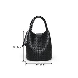 Sac seau élégant en cuir véritable pour femme 2026 – Sac à bandoulière tissé haut de gamme pour femme – Petit sac à main – Sac de voyage cosmétique - Product Image 6