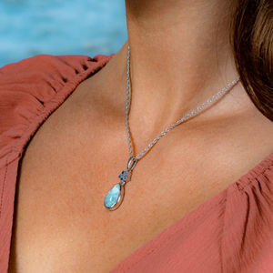 Pierres précieuses d'usine qui ressemblent à du Larimar, pierre précieuse des Caraïbes, véritable Larimar, le magasin de pierres précieuses, pendentif - Product Image 3
