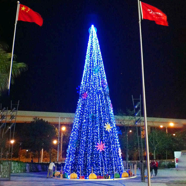 Large Luxury 15 Meter Commercial Tower Christmas Tree Customizable Size Modern PVC Material Outdoor Artificial Tree for Holidays