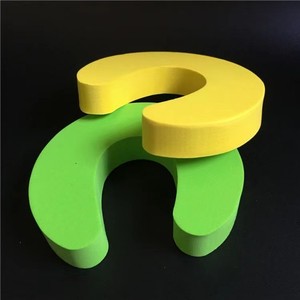 Butée de porte EVA personnalisable 96x18 cm, fixation au sol, design contemporain pour la sécurité des enfants - Product Image 1