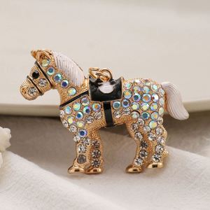 Großhandel Bling Strass Pferd Anhänger Auto tasche Schlüssel ringe Metall Schlüssel anhänger Charme Glitzer Kristall Pferd Schlüssel anhänger Anhänger Geschenk - Product Image 4