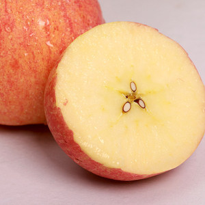 Nouvelle Récolte 2026 Pomme Rouge Fuji Fraîche Croustillante Juteuse Sans Pépins Faible Teneur en Résidus Emballage Carton Export en Gros - Product Image 4