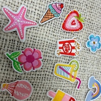 Parches bordados planos termoadhesivos con diseño 3D en relieve, frescos y ligeros, con motivos florales de amor para bolsos y ropa.
